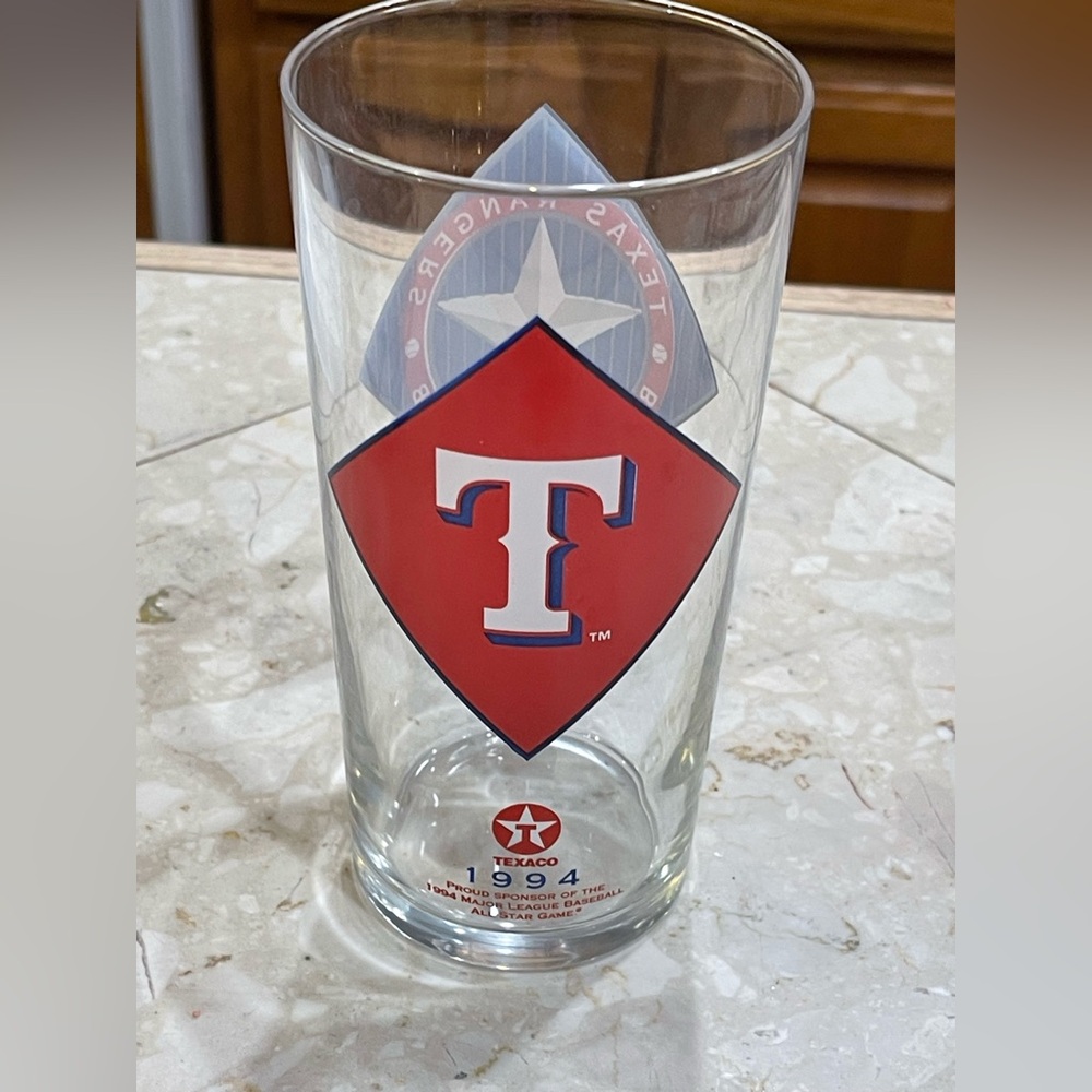 1994 MLB Texaco Texas Rangers 16 oz drinking glass. Like new! Collectible